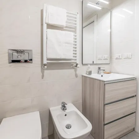 Benedetta Flat: Stylish & Cozy Appartamento Roma