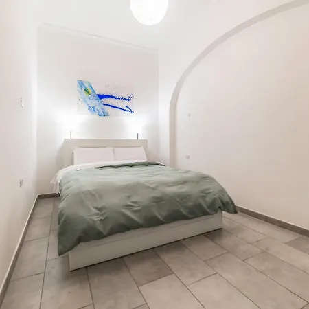 Benedetta Flat: Stylish & Cozy Appartamento